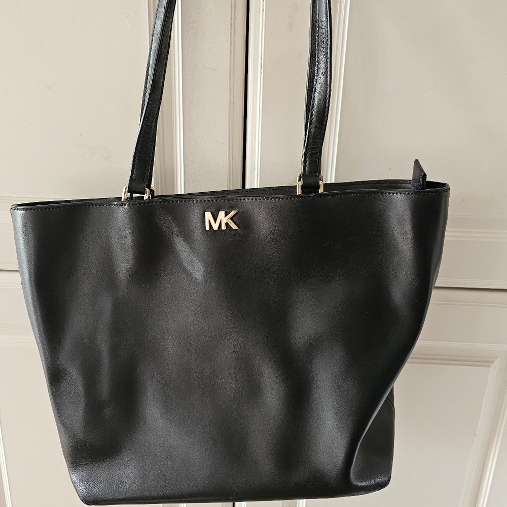 Michael Kors Leather Medium Black Tote